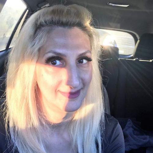 Blond und immer das Gefühl, alleine zu sein